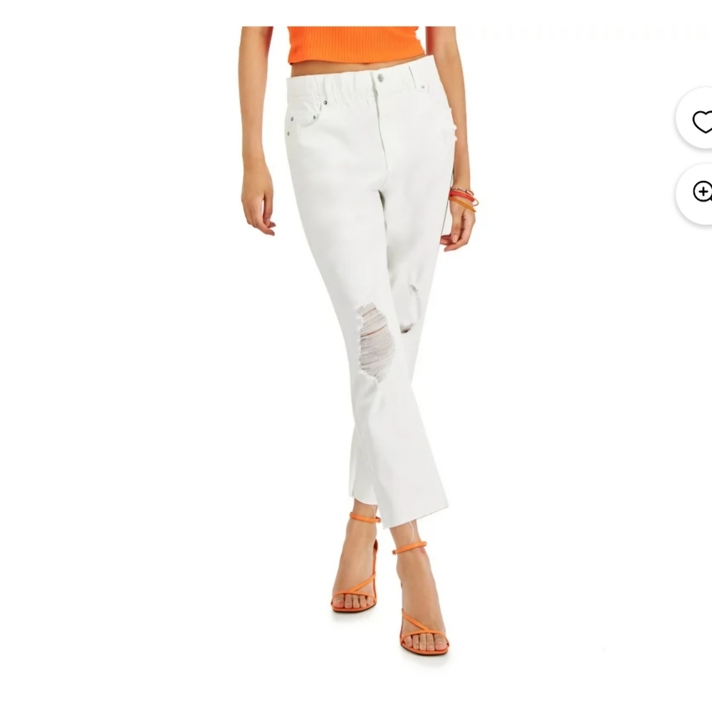 Women Distressed paperbag mom jeans in size 22